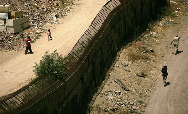 La migración de mexicanos a Estados Unidos se vio disminuida por la crisis económica del 2009.