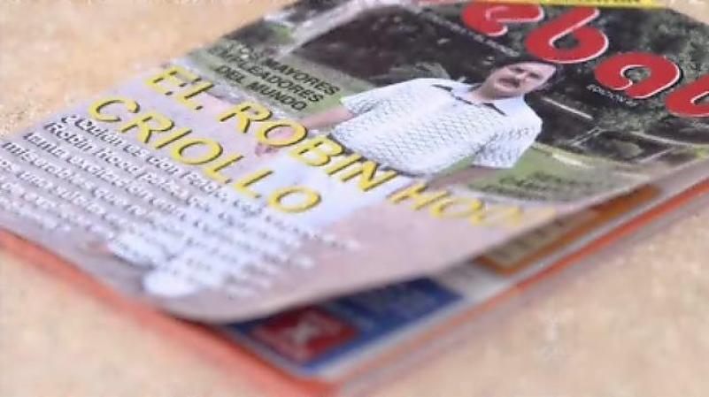 ...Y también la fama y los rumores sobre la fortuna de Pablo y su generosidad con la gente.