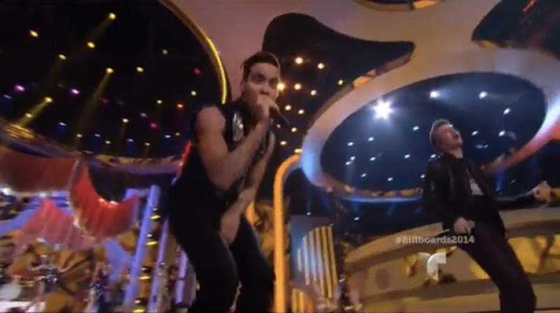 Prince Royce y Michel Teló hicieron lo propio con "Nada" y "Darte un beso".