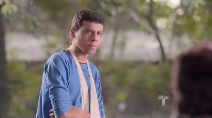 Jason, quien acepta que fue víctima de un engaño, le asegura a su madre que Leonel sabrá cuidarse.