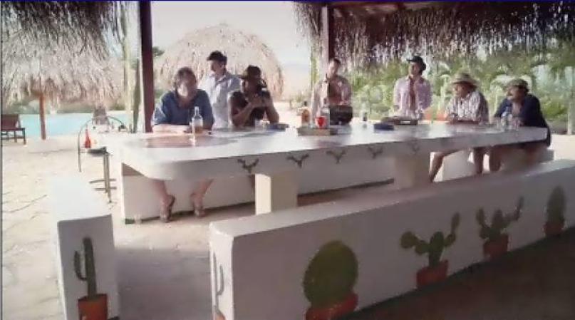 En la finca del Mariachi se congratulan por la muerte de Cano y planean quién será su siguiente víctima para aterrorizar a la nación y evitar que pase el tratado de extradición.