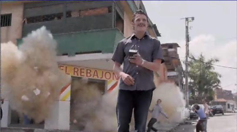 Así es que Escobar se adelanta y manda a sus hombres a Medellín.