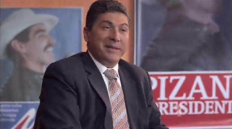 Peraza va a la sede de campaña para advertir a Diego Pizano que su vida corre peligro y que tiene que tomar precauciones.