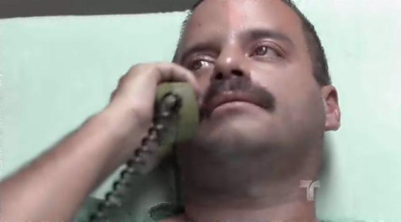 Tras darle muerte a Yesenia, Marino busca acabar con su vida y va y se estrella en una motocicleta, pero queda vivo.