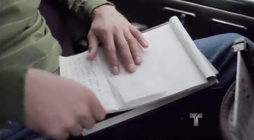 Y le deja una carta para su hermana.