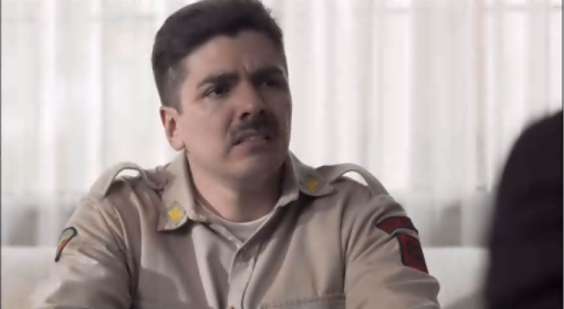 El Coronel Pavón recibe una visita inesperada en su casa de Bogotá.