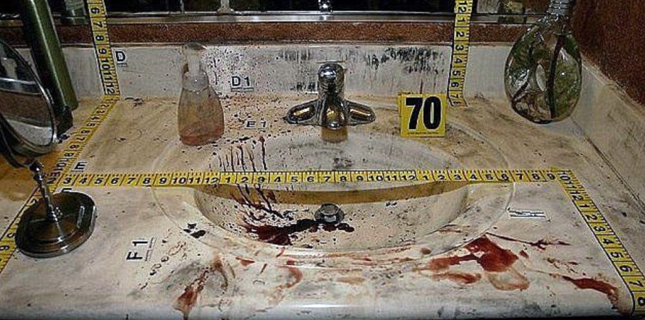 La sangre sobre este homicidio era visible por casi todo el lugar donde sucedieron los hechos.