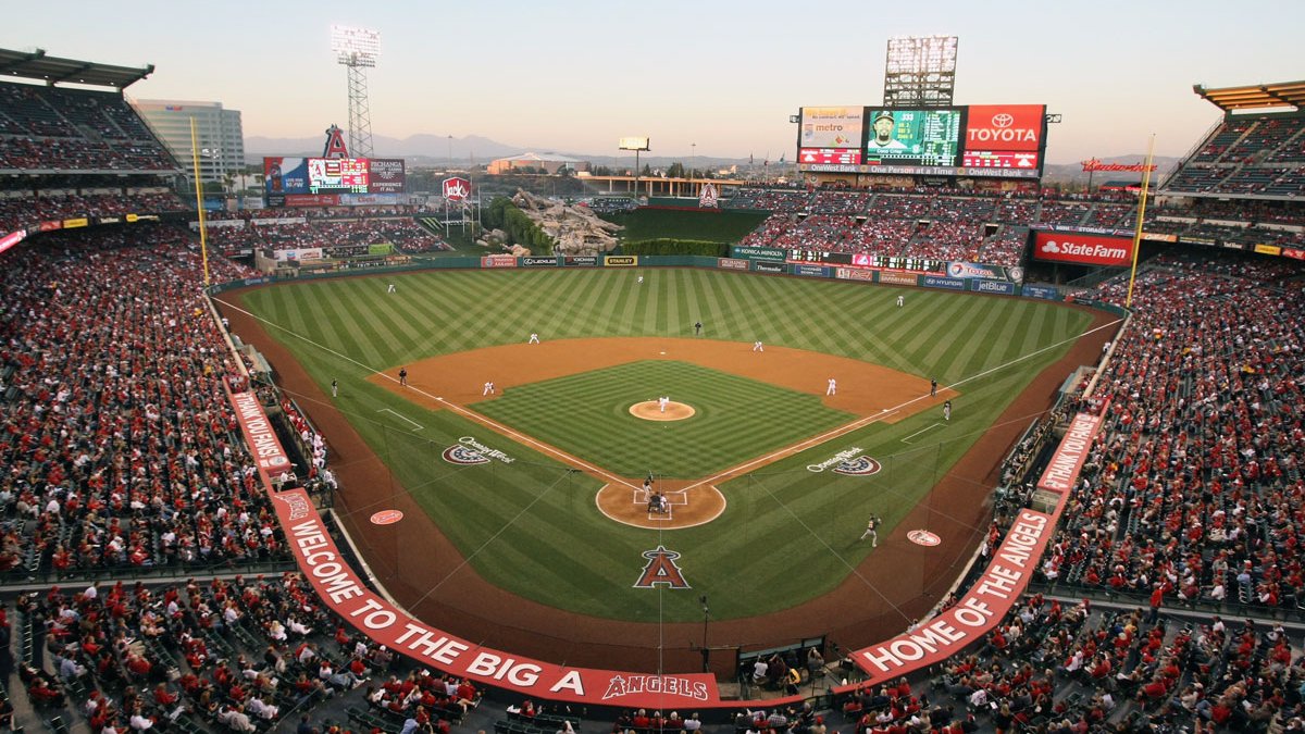 Kroenke Sports & Entertainment anuncia un acuerdo para comprar a los Angelinos