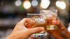 Alcaldía de Los Ángeles simplifica permisos de ventas de alcohol para restaurantes