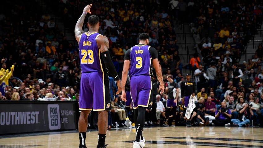 LeBron-Anthony-Davis-Lakers-Spurs-November-2019
