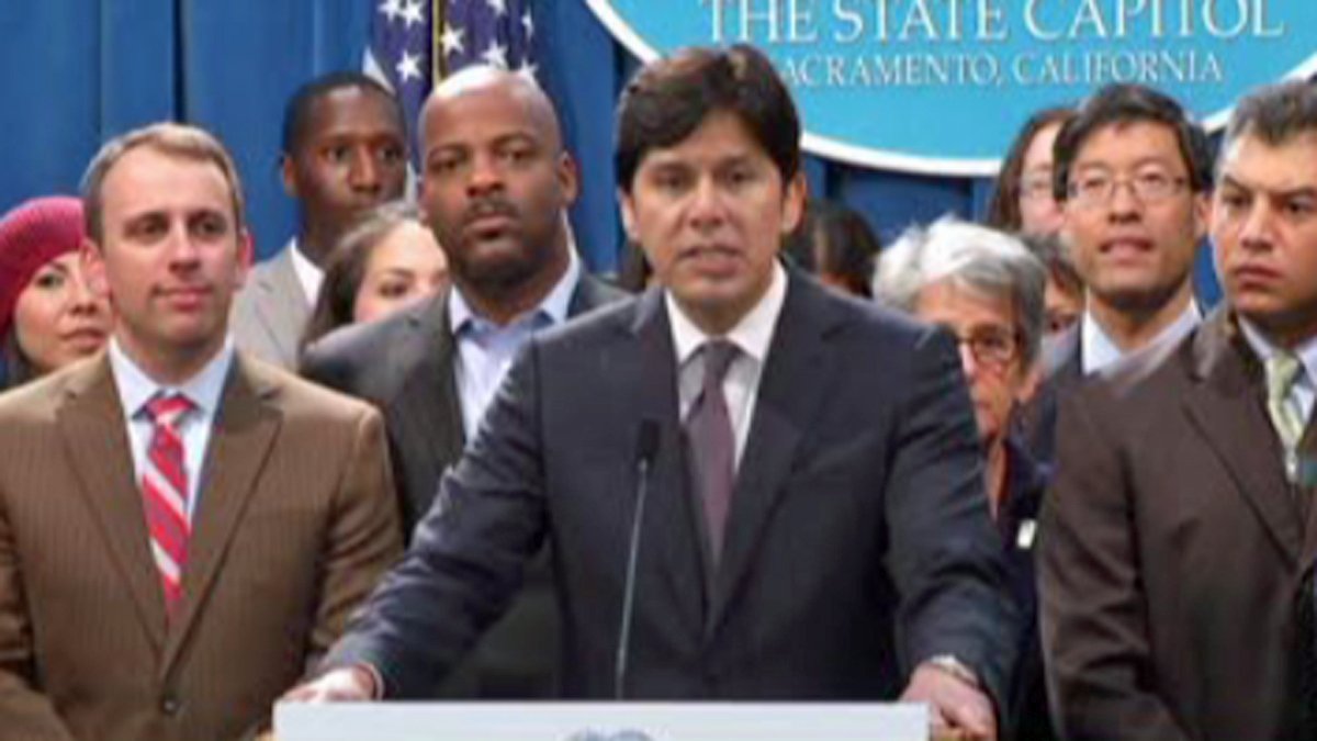 Kevin De León podría ser el tercer miembro destituido del concejo de Los Ángeles - Vimarsana News