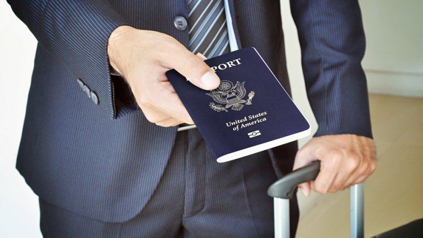 TLMD-pasaporte-estadounidense-us-passport-shutterstock_215769361