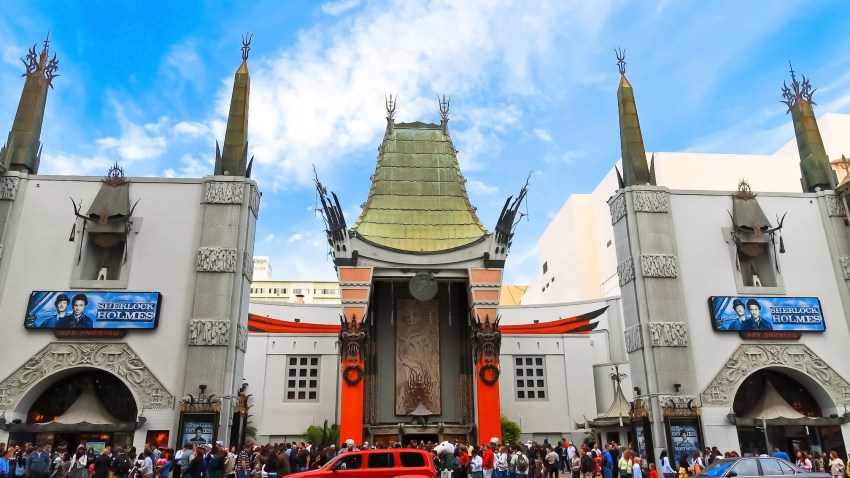 acampan teatro chino hollywood los angeles california telemundo 52 star wars force awakens