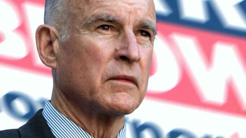 gobernador-california-jerry-brown-aprueba-ley-marihuana-medicina