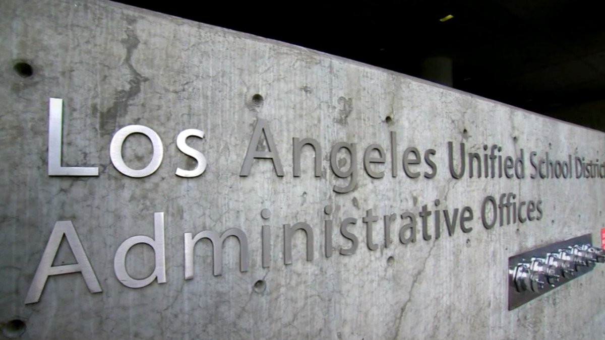 Demanda al LAUSD por presunto abuso sexual a una estudiante Telemundo 52