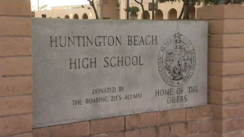 pelea-estudiante-ciego-Huntington-Beach