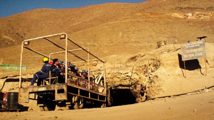 pelicula-the-33-mineros-atrapados-chile