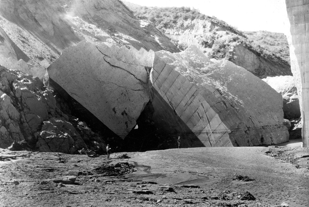 st-francis-dam-collapse-wall