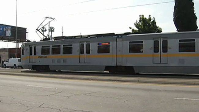 tlmd_choque_tren_metro_vehiculo_sur_los_angeles