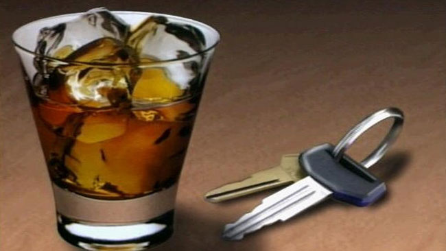 tlmd_copa_alcohol_llaves_carro