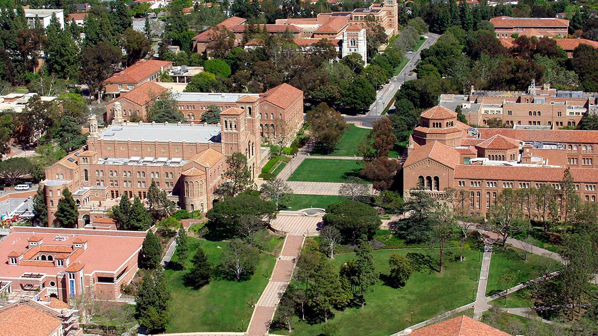 Policía dispersa una protesta propalestina en UCLA y arresta a una persona  – Telemundo 52