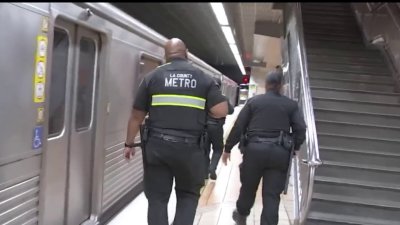 Pasajeros relatan su experiencia en vagones del Metro de Los Ángeles