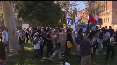 Manifestantes continúan en el campus de UCLA