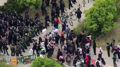Gran actividad policial tras protesta pro-palestina en UC Irvine