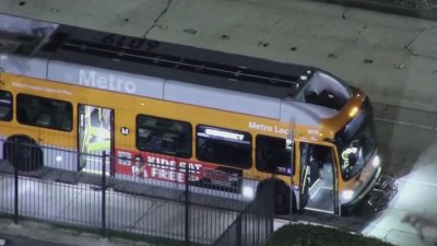 Investigan balacera mortal en autobús de Metro en Commerce
