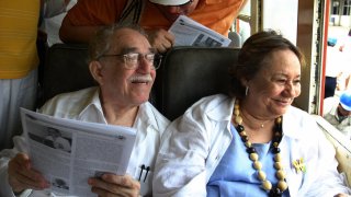 Fotografía de archivo de Gabriel García Márquez y su esposa Mercedes Barcha en en Colombia, en mayo de 2007.