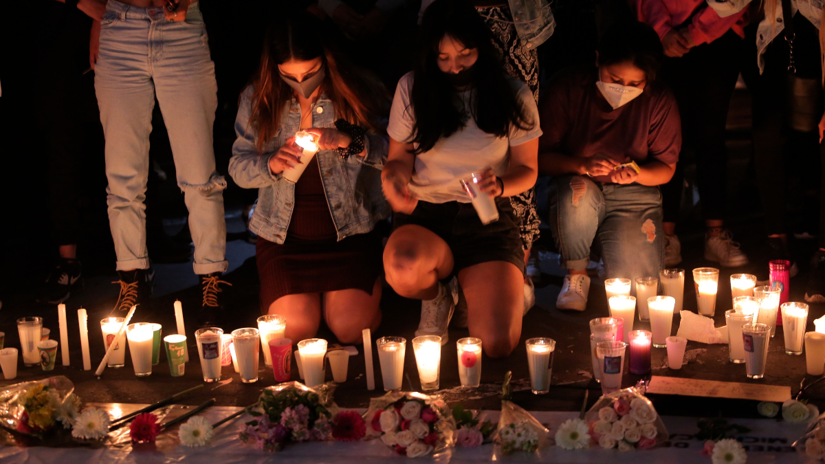 Carta a AMLO: Señor presidente, en México se protege el Palacio Nacional  antes que a las mujeres de los feminicidas y violadores, 8M: Día de la  Mujer