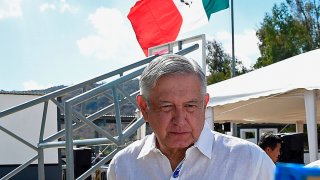 El presidente de México captado durante un recorrido por Michoacán