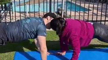 Sexy couple training routine – Telemundo 52