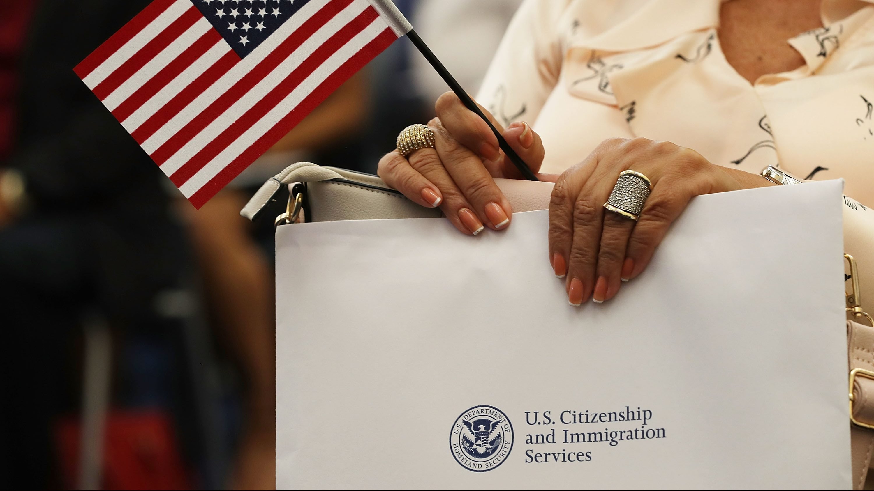 Estados Unidos: proyecto de ley beneficiaría a migrantes con trabajos esenciales – Telemundo 52 - Vimarsana News