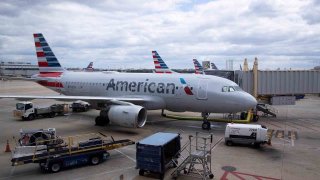 Vista de un avión de la mayor aerolínea de EEUU. American Airlines.