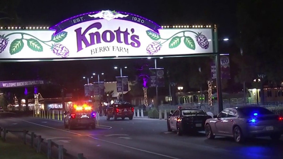 Knott’s Berry Farm agregra tercer día a la política de chaperones