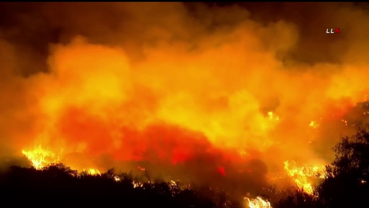 Incendio Chaparral en el Bosque Nacional de Cleveland permanece en 1,425 acres - Vimarsana News