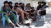Talibanes en Afganistán prohíben a barberos afeitar o cortar la barba a sus clientes