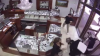 Empleados de joyería en Huntington Beach pelean contra ladrones durante robo