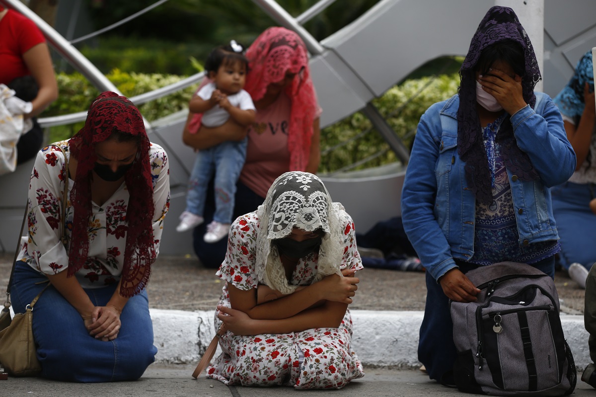 La luz del mundo: fieles llaman inocente a Naasón Joaquín García – Telemundo 52 La luz del mundo: fieles llaman inocente a Naasón Joaquín García – Telemundo 52