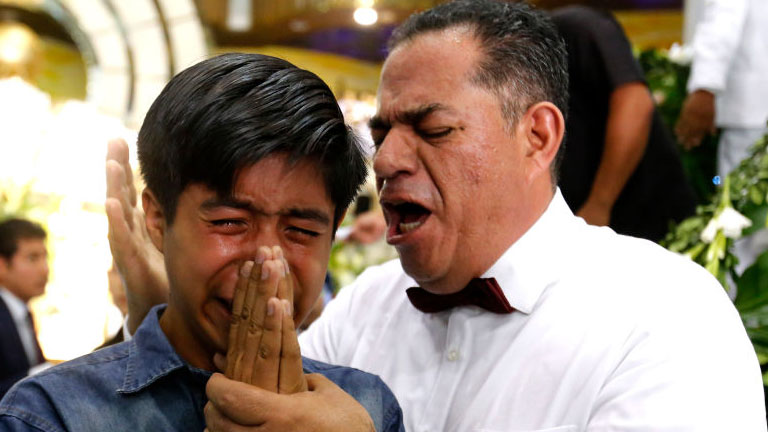 La luz del mundo: fieles llaman inocente a Naasón Joaquín García – Telemundo 52 La luz del mundo: fieles llaman inocente a Naasón Joaquín García – Telemundo 52