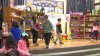 Organización ofrece préstamo de juguetes gratis a niños del condado de Los Ángeles