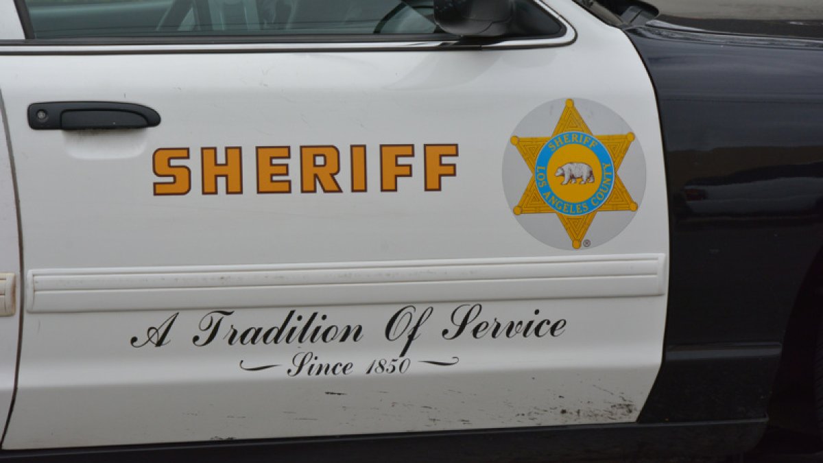 Warn about scammers posing as sheriff’s deputies and demanding money