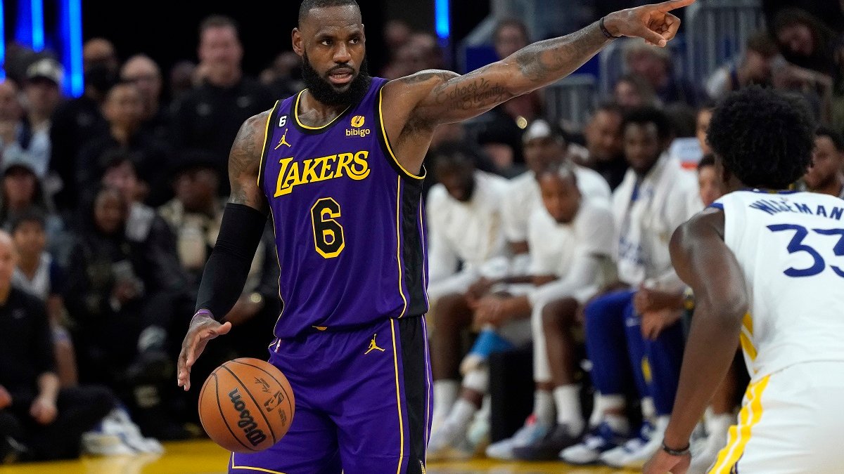 Los Angeles Lakers retirarán el número 23 de LeBron James cuando