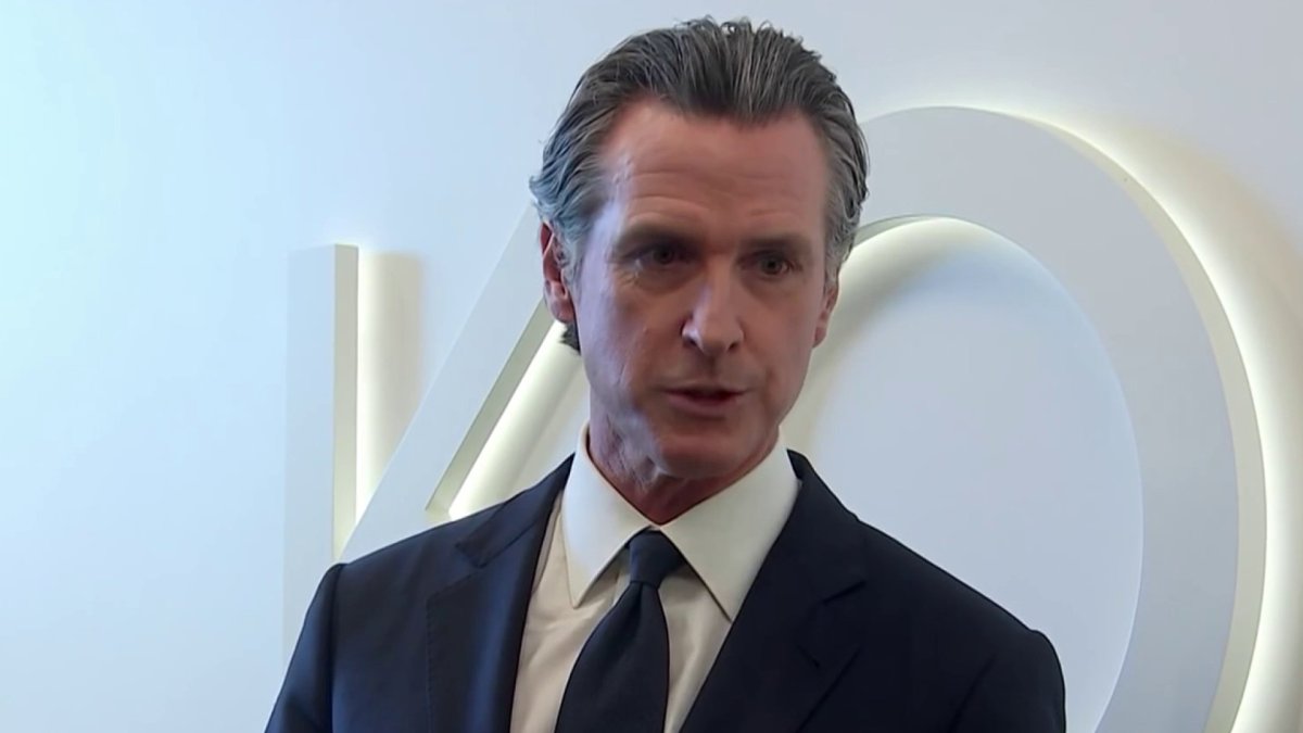 Gavin Newsom: Petición de renuncia de Kevin de León y Gill Cedillo ...