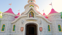 Princess Peach's Castle inside Super Nintendo World at Universal Studios Hollywood.