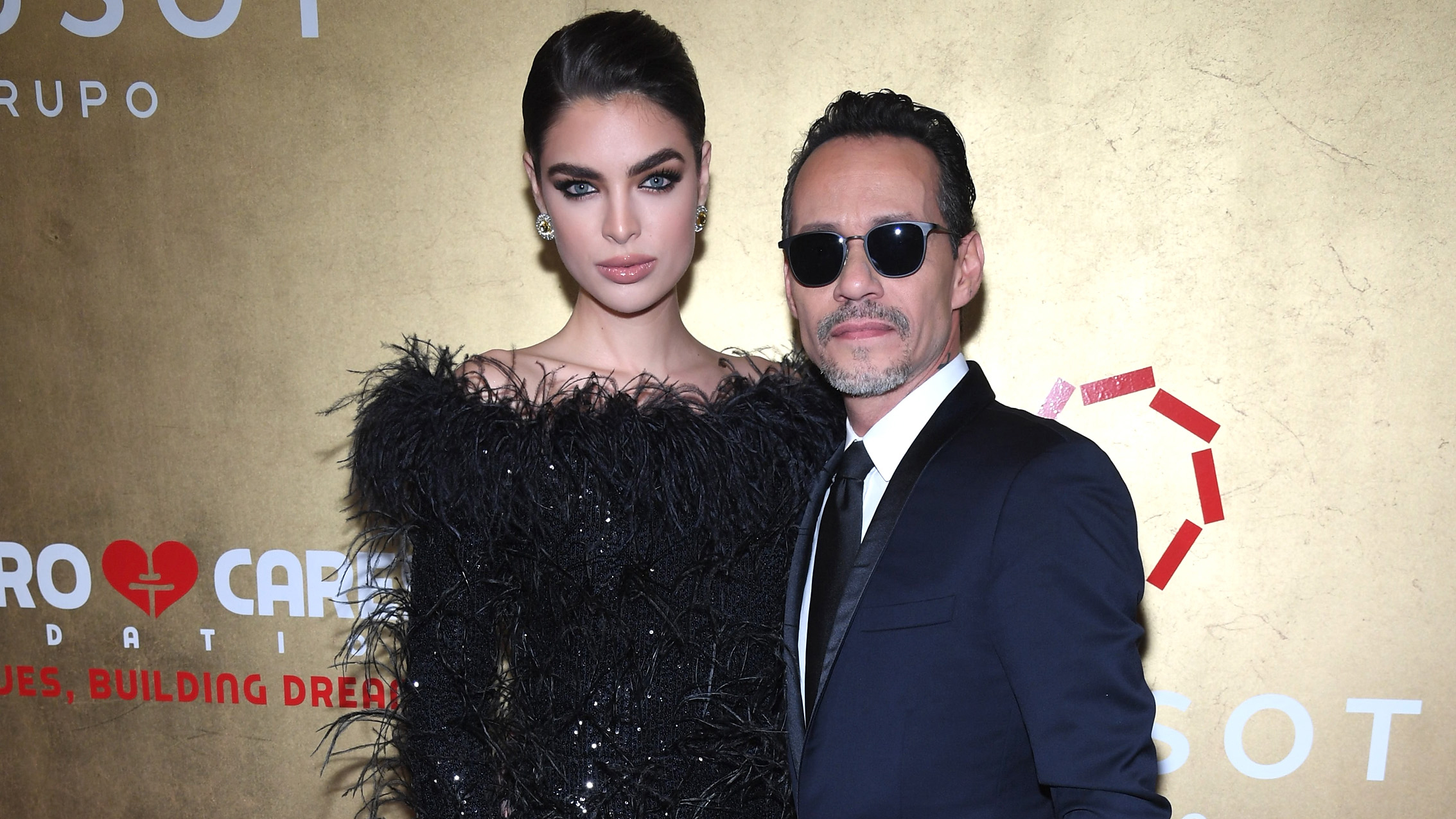 Marc Anthony llega con su prometida, Nadia Ferreira, a la gala de su  fundación – Telemundo 52