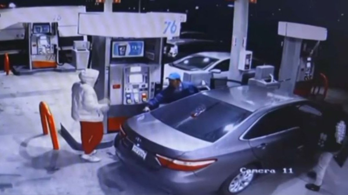 Video: Three robbers beat up a man to steal his car at an Orange County gas station