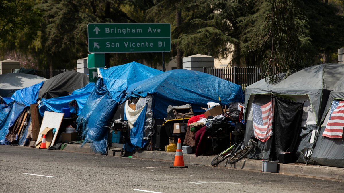 LAHSA enviará voluntarios para la primera noche del conteo de personas sin hogar de 2026