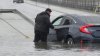 Nieve, lluvia y vías cerradas deja el paso de una tormenta invernal en el sur de California